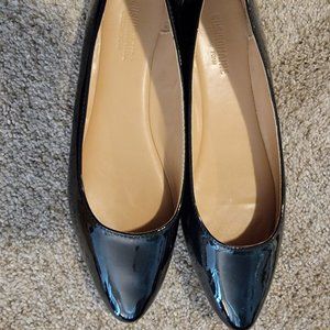 Cushionaire Memory Foam size is 10 black flats